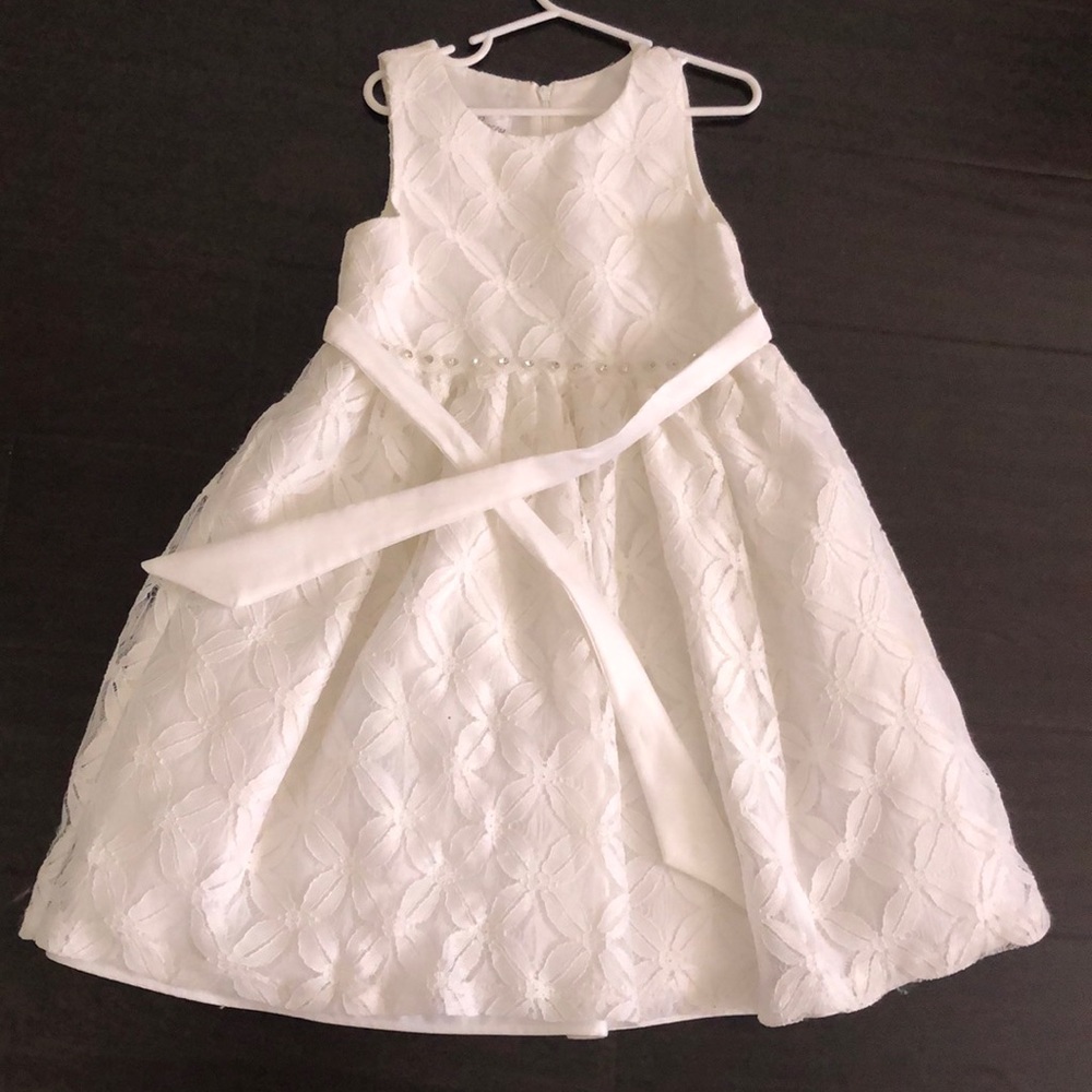 Couture Princess size 6X white lace design spring / wedding / flower girl dress